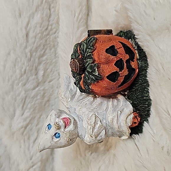 Vintage Halloween Ghost Figurines - Picture 7 of 9